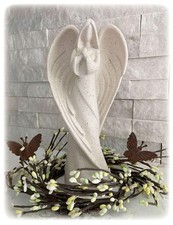 Sympathy Angel Statue with Wreath   A Thoughtful Gift of Comfort and Remem
