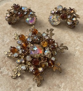 VINTAGE DeMARIO NY SIGNED AMBER AURORA BOREALIS BROOCH EARRINGS DEMI PARURE SET