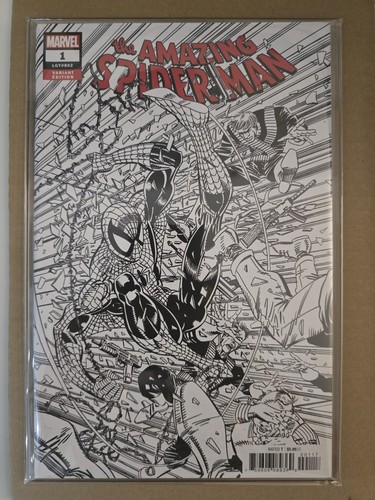 Amazing Spider-Man #1 Ryan Ottley, Larsen 1:2000 Remastered B&W Variant 2018 (A)