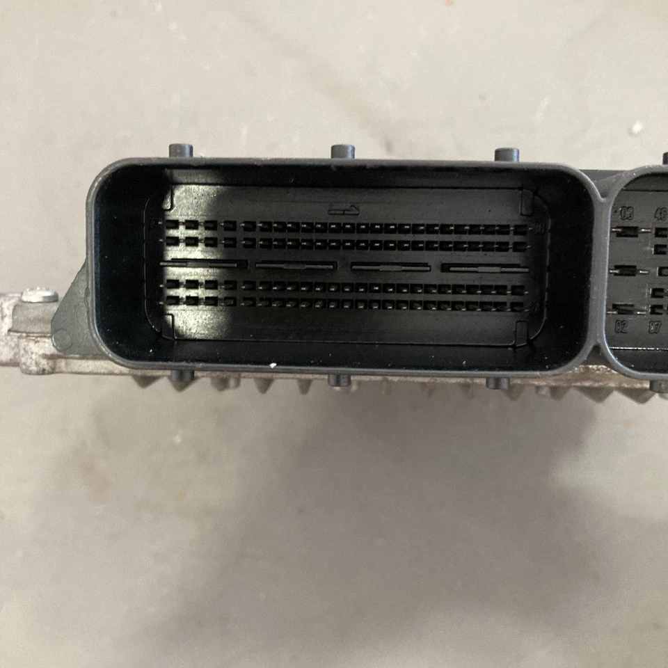 Mercedes Sprinter 2010-2012 3,0 L ECU/ECM A 642 900 71 00 Foto 3 de 4