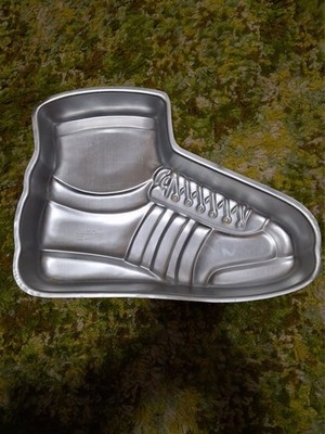 Wilton High Top Tennis Shoe Cake Pan