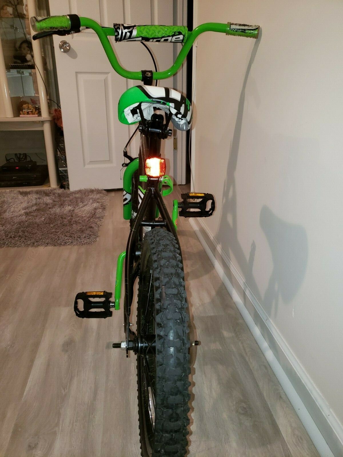 surge 18 inch bike
