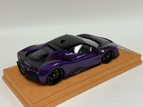 1/18 Ferrari SF90 Novitec in lila auf hellbraunem Wildledersockel 99 Teile SE1045 - Bild 4 von 8