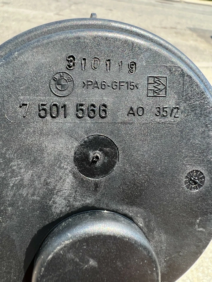 2003-2006 BMW 325i CRANKCASE OIL SEPARATOR 243K OEM 129128 - Image 4 of 4