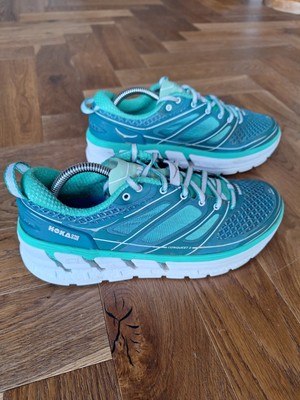 HOKA ONE ONE CONQUEST TRAINERS, SIZE UK 8, GREEN UK