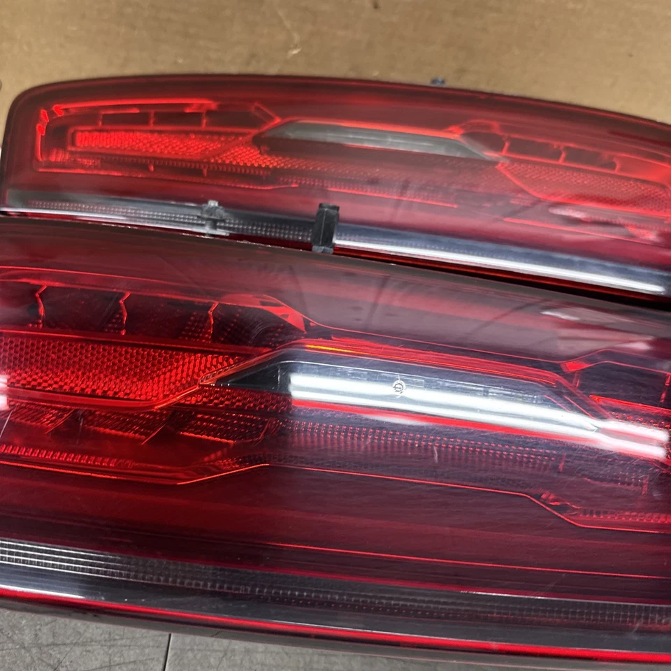 AUDI R8 2014 2015 cupé lado izquierdo y derecho derecho derecha LED juego de luces traseras OEM Foto 3 de 4