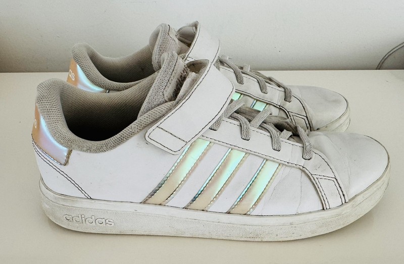 ADIDAS White Iridescent Grand Court 2.0 Girls Sneakers Shoes GY2327 US 5.5