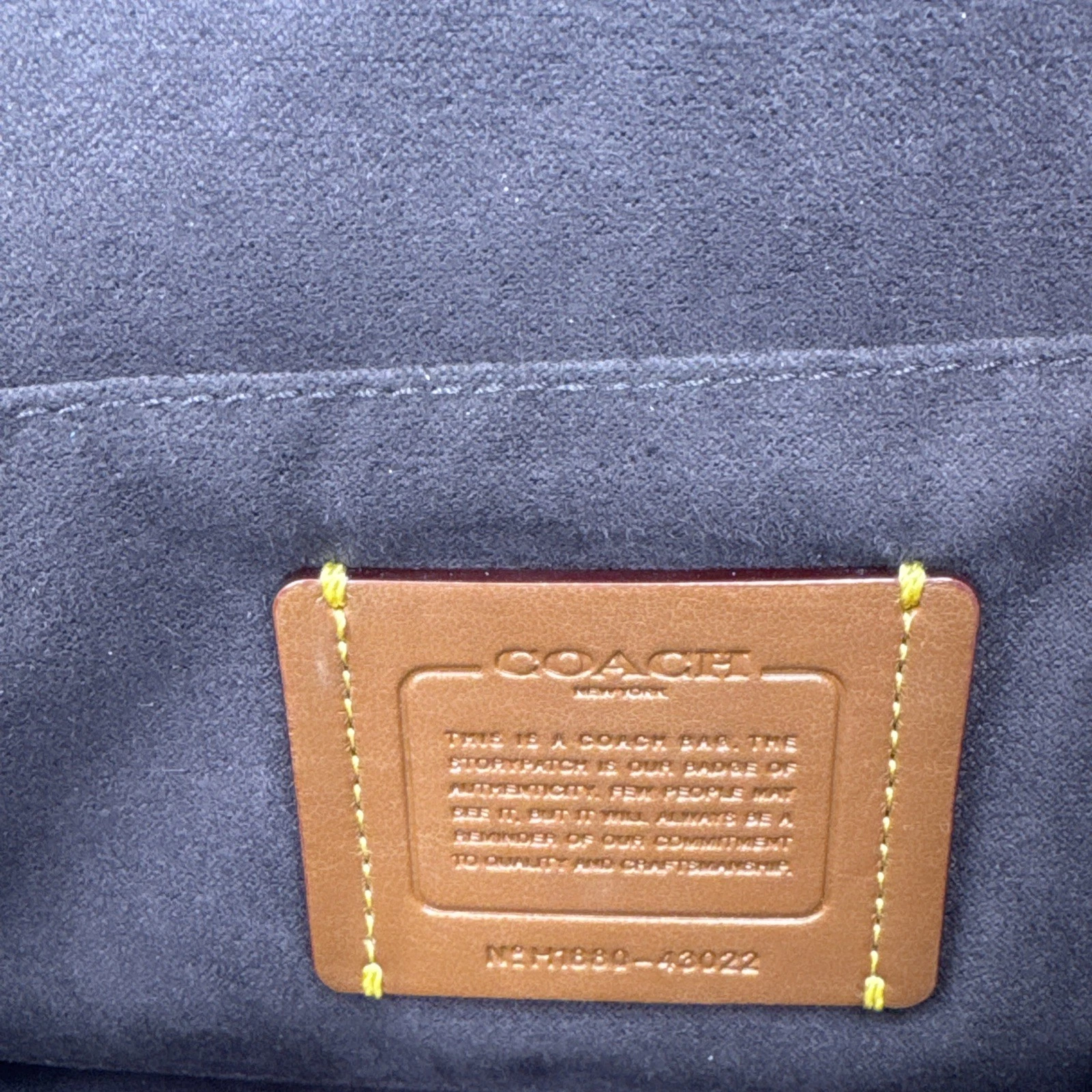 Catena tracolla frizione Coach 43022 Turnlock NERA pelle liscia