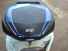 Givi V47 top box in blue fitted with Givi backrest clean box with 2 keys