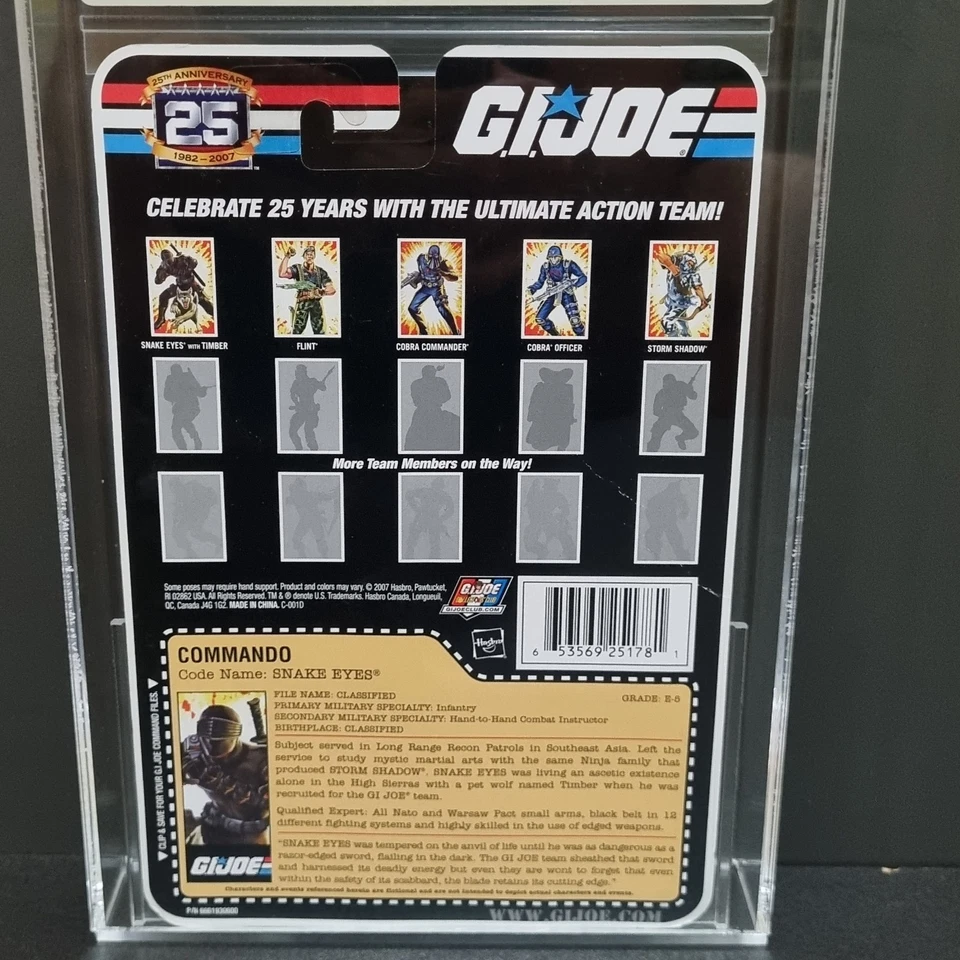 GI Joe 2007 Hasbro 25 aniversario ojos de serpiente (V29) con madera negra grado AFA 85 Foto 3 de 4