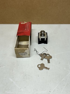 Used Vintage Dewalt NO 26049 Rotary Lock Switch In Box With Keys