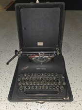 Smith-Corona Clipper Vintage Portable Typewriter WORKING With Case 1940’s  thumbnail