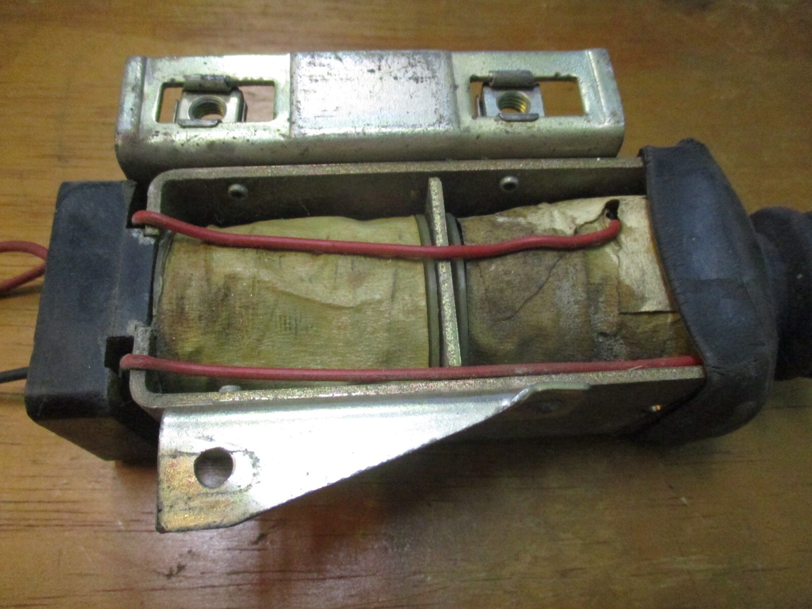 Rolls Royce Silver Shadow, Wraith, Corniche Bentley T door lock solenoid UB19115