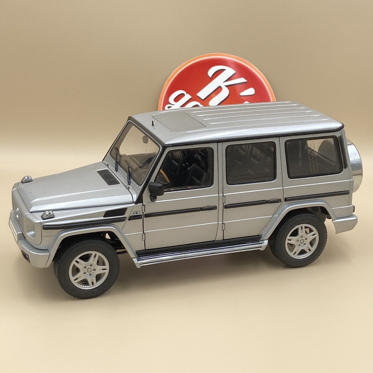 AUTOart 1/18 Mercedes Benz G-Wagon Brilliant Silver metallic AUTOart 1/18 Mercedes Benz G-Wagon Brilliant Silver metallic