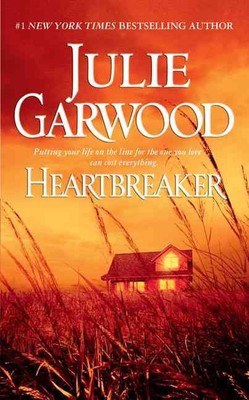 Heartbreaker by Julie Garwood (English) Mass Market Paperback Book