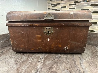 ANTIQUE ENGLISH VICTORIAN IMMIGRANT METAL STEAMER TRUNK WITH HANDLES VTG