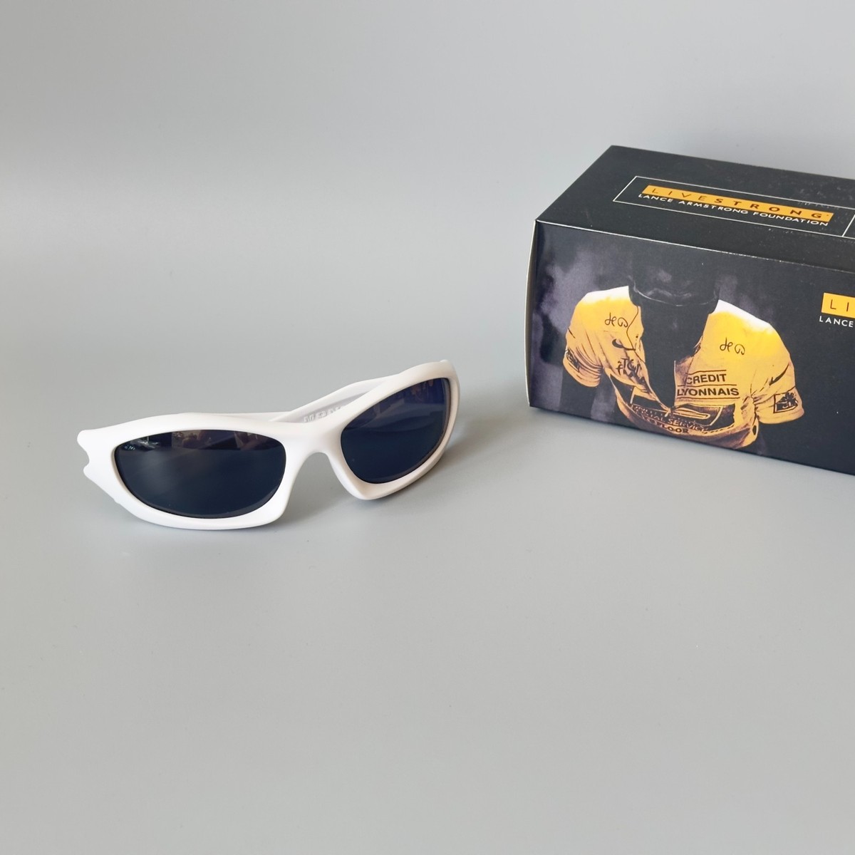 Oakley 00s Monster Dog Vintage Sunglasses White Frame Black Lenses