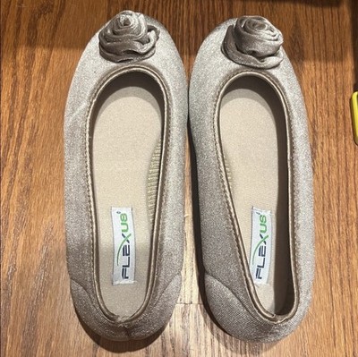 Flexus Women's New In Box Roseloud Slippers Gray Size 8.5 New In Box Never Worn