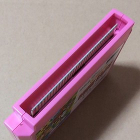 Excellent condition. Super Mario Bros. USA. Nintendo. Famicom. Wrinkles present.