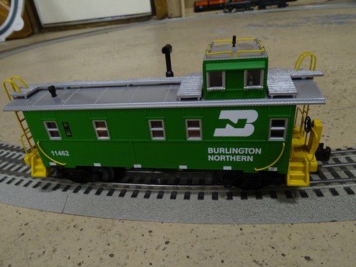MTH 20-91026 BN/Burlington Northern Steel Caboose O-Gauge FedEx FS - Picture 4 of 23