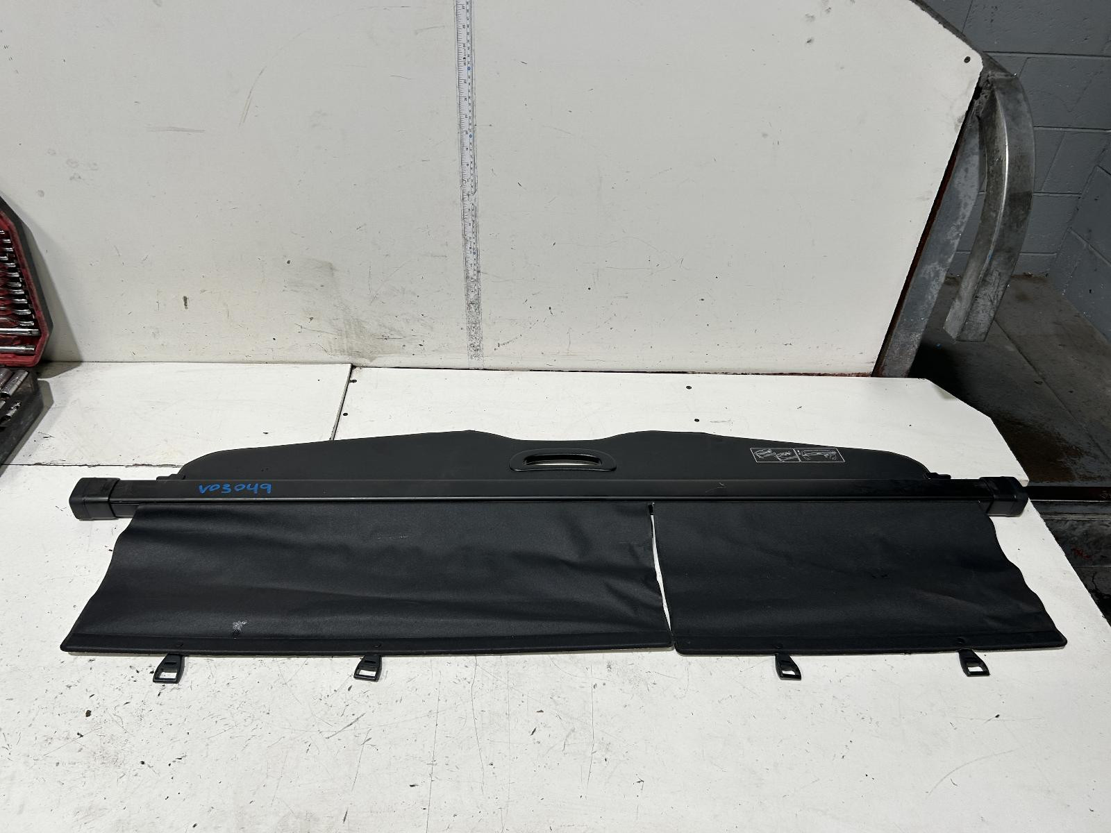 Toyota Kluger Cargo Blind GSU40 05/2007-02/2014