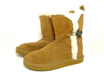 american eagle fur boots