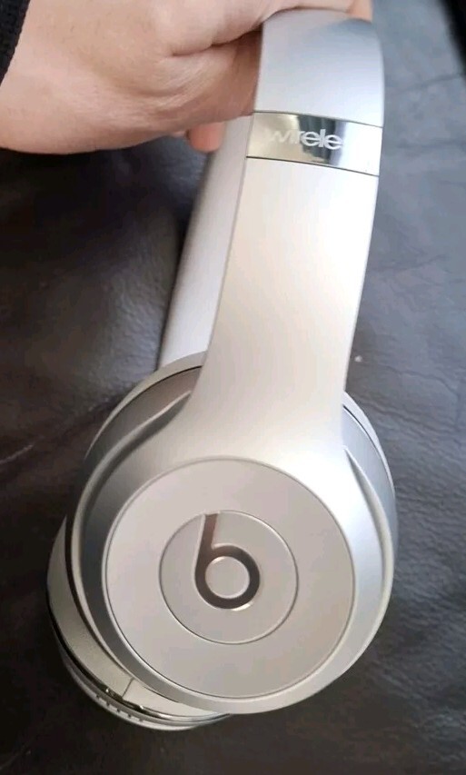 Beats by Dr. Dre Solo3 Wireless Bluetooth Over-Ear Headphones With Case