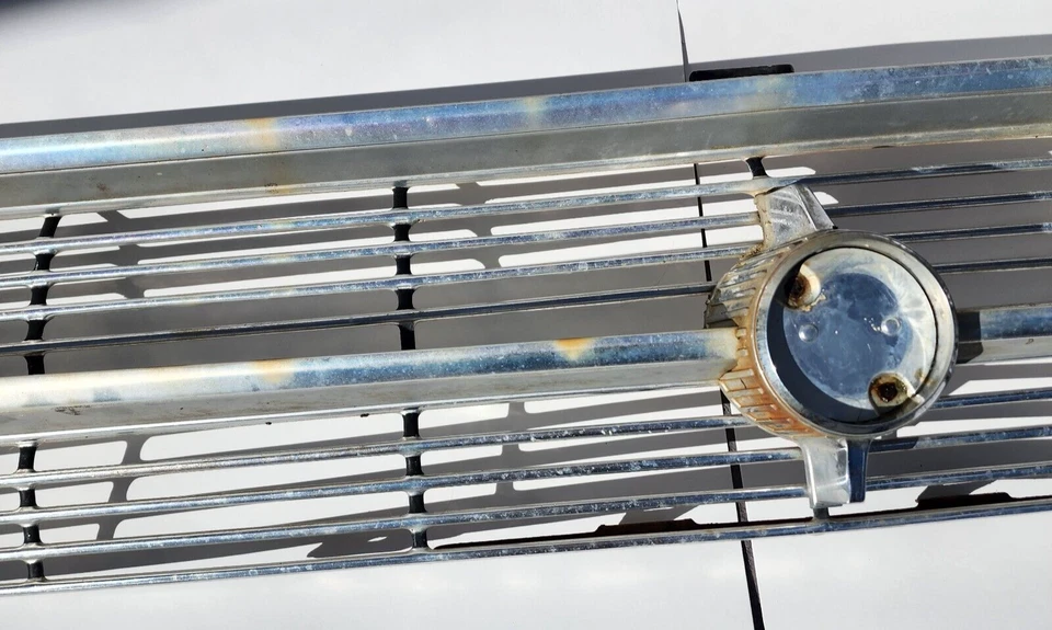 Ford Fairlane Ranchero 1966 montaje de parrilla Foto 4 de 4