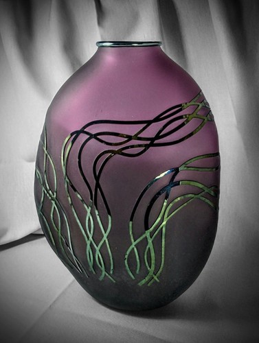 Jim & Connie Grant Frosted Amethyst & Silver Ribbon Studio Art Glass Vase c.1988 - Picture 5 of 8