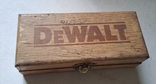 DE WALT SMALL WOODEN BOX / FIVE DRILL BITS / BITS / DE WALT POWER TOOLS