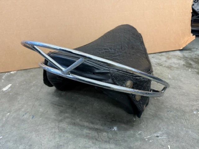 Asiento de motocicleta de cuero personalizado vintage con monedas Indian/Harley Chopper Bobber Foto 2 de 4