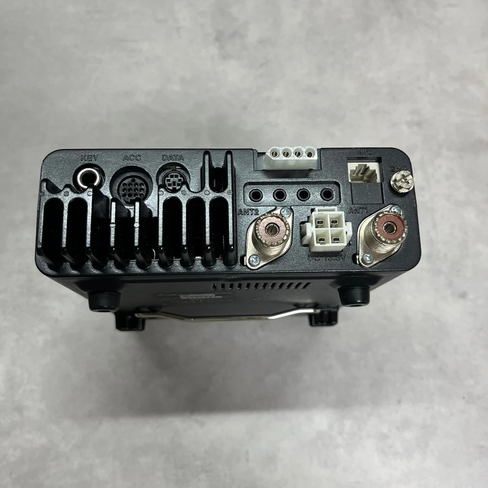 Ricetrasmettitore Icom IC-7000 HF/VHF/UHF All Mode 100W 50/144/430MHz... - Immagine 4 di 4