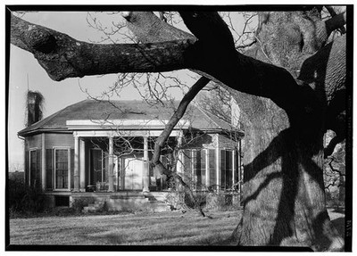1. Front elevation looking toward north - Violet Bank, U.S. Route 1 vicinity,