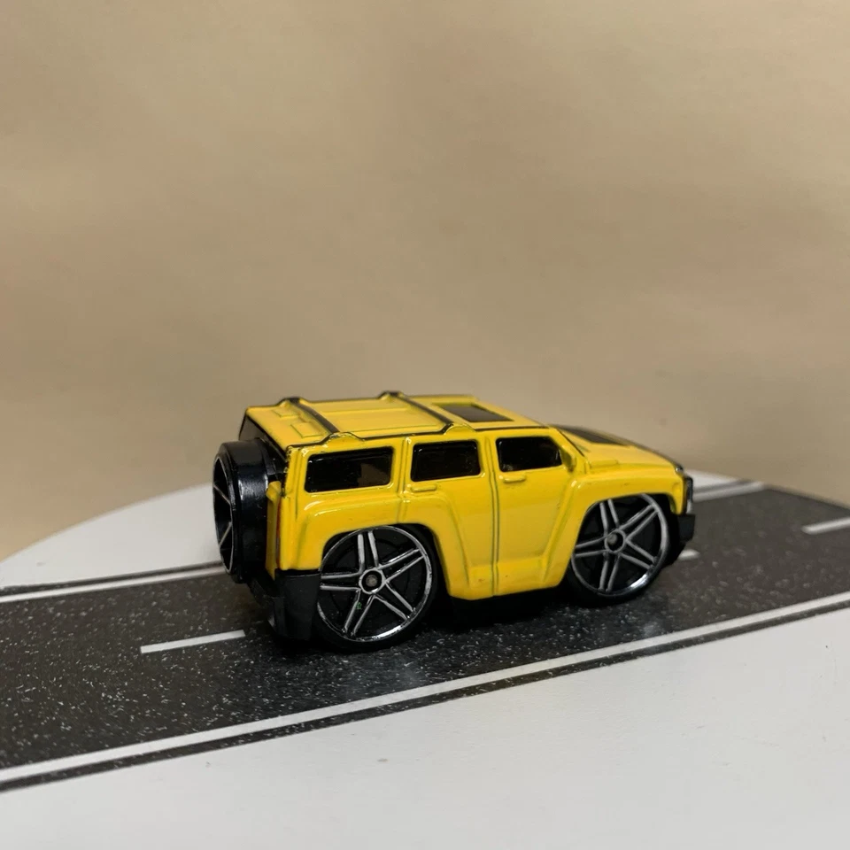 Hot Wheels 2005 primeras ediciones Blings #7/10 Hummer H3 SUV amarillo con PR5 1:64 casi nuevo Foto 3 de 4