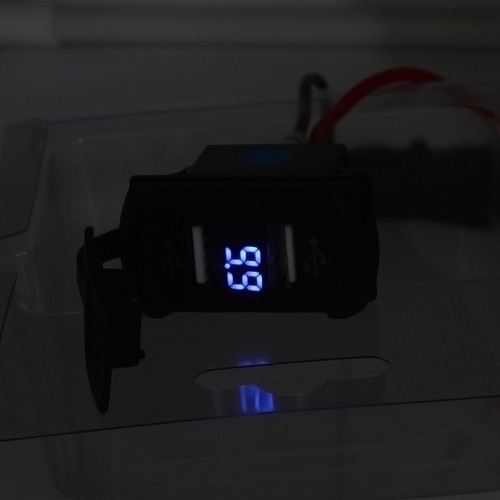 12-24 V Motorradauto-Boat USB Power Socket Plug-Outlet mit Voltmeter (blau) - 第 12/12 張圖片