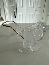Klarglas Kinderwagen Figur mit goldfarbenem Metallgriff