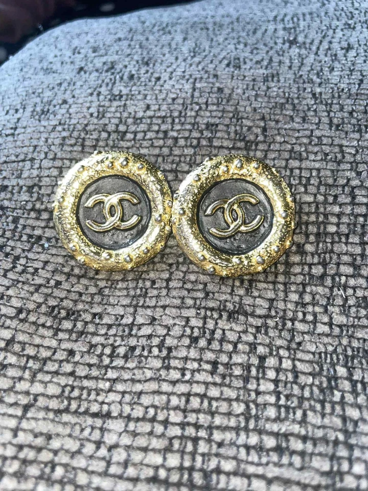 Vintage Chanel Pair of Gold Tone & Black Metal Clip On Buttons CC Logo - Image 4 of 4