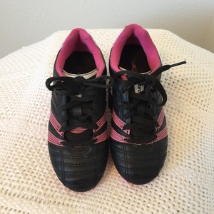 UMBRO Toddler Girls Soccer Cleats Size 12K Pink Black Shoes | eBay
