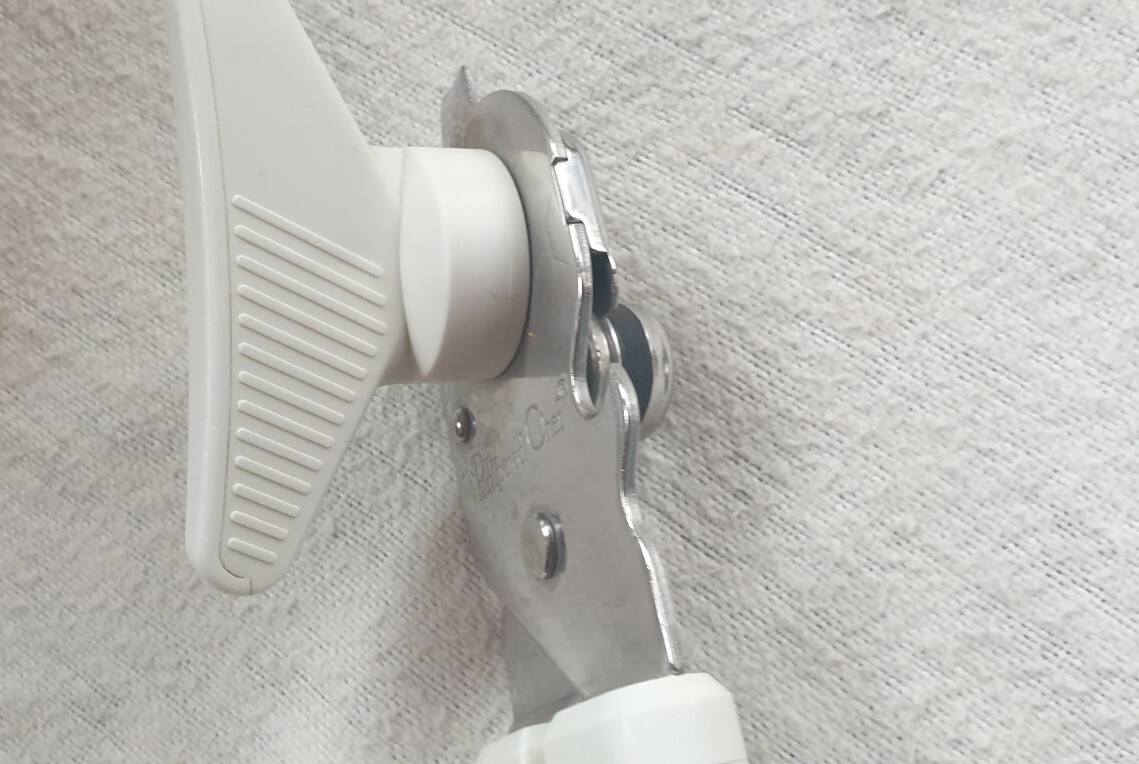 Pampered Chef Can Opener Retired Smooth Edge Manual (See Description