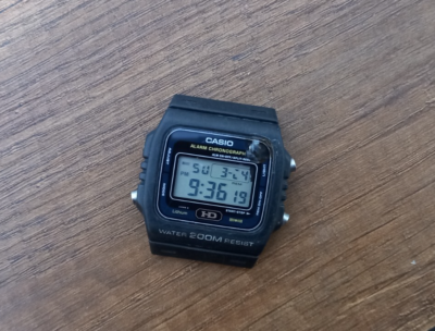 CASIO カシオ DW-240 デジタル腕時計 Vintage Casio 690 Dw-240 Digital Chrono 200m Diver Watch Japan for