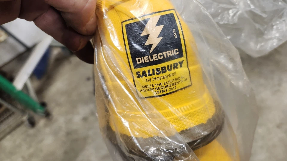 NOVO Salisbury 51510 Tamanho-9 Linemans Storm Sobresapa Dielétrica Borracha de Cura Profunda - Imagem 3 de 4