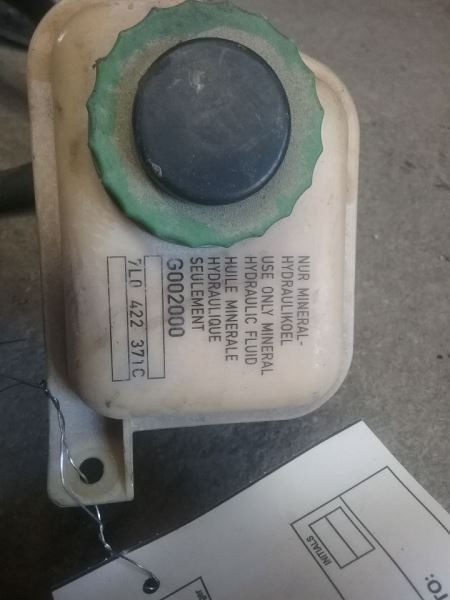 Bentley Continental GT 2006 Power steering reservoir P/N 7L0422371C