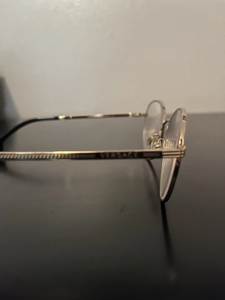 Monturas para gafas Versace para hombre. Foto 3 de 4