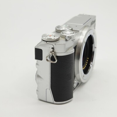 Nikon 1 J5 20.8MP Digital Camera Silver w/battery Fast Shipping