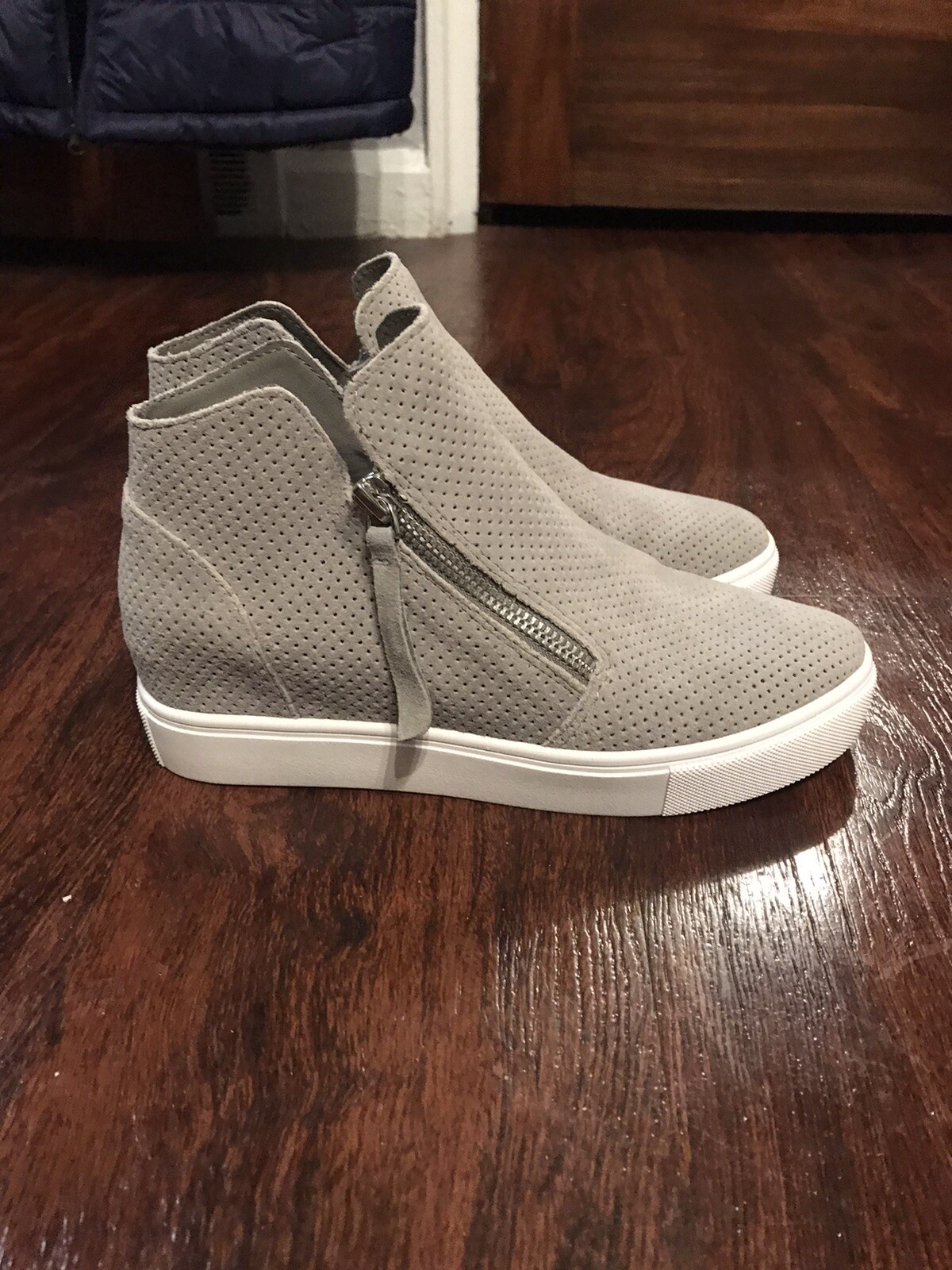steve madden wedgie grey suede