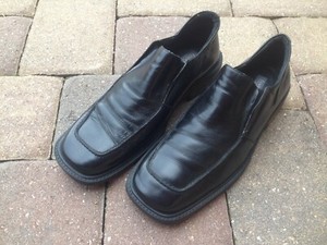 oxford shoes on feet