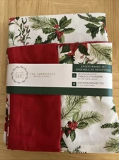 Rachel Ashwell The Farmhouse Poinsettia Christmas Oblong Tablecloth & 8 Napkins