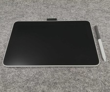 Wacom One 12 DTC121 Creative Pen Display Drawing Tablet Used