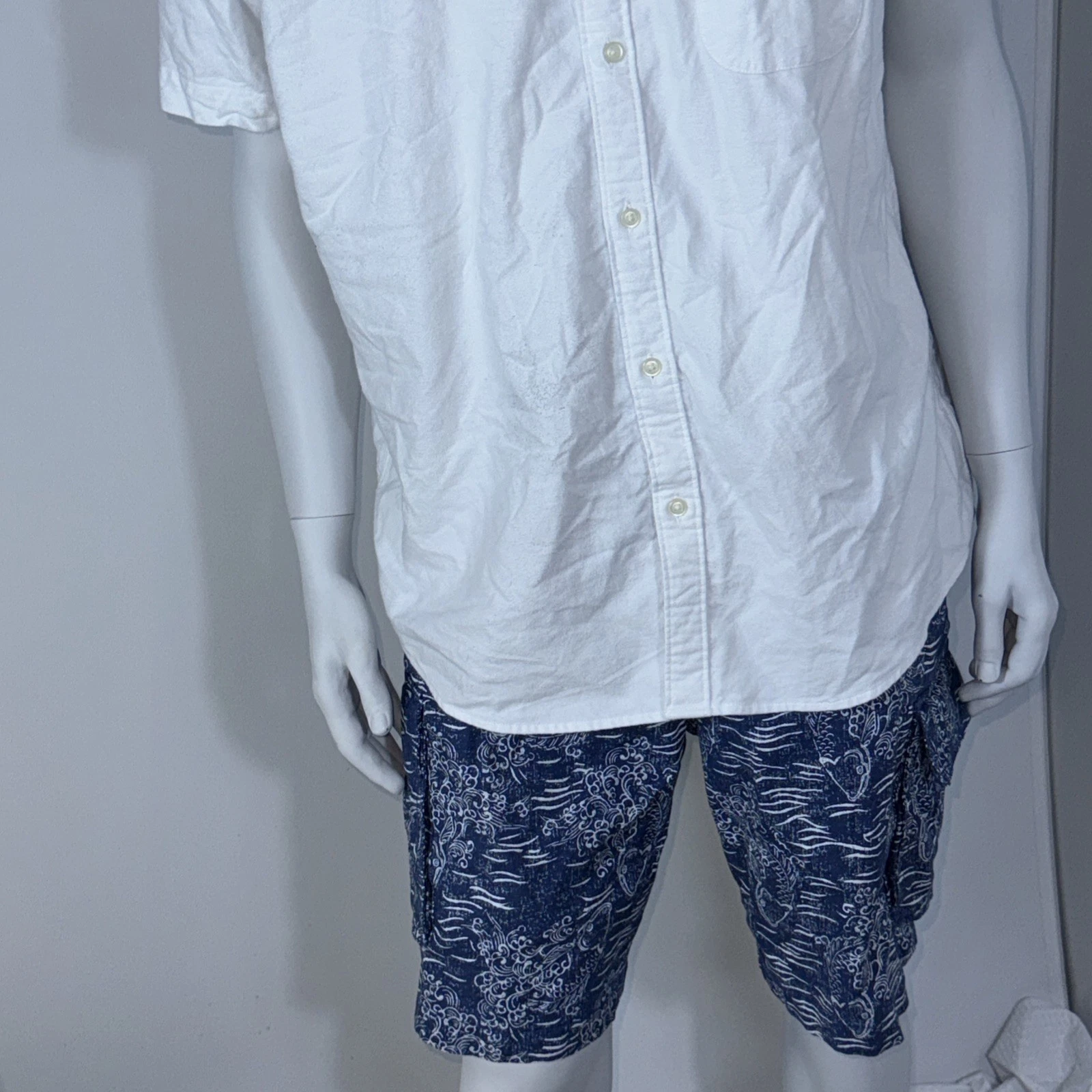 NWT Nautica Men's Relaxed Fit Koi Print 34W x 9.5L Cargo Shorts - Lapis Blue