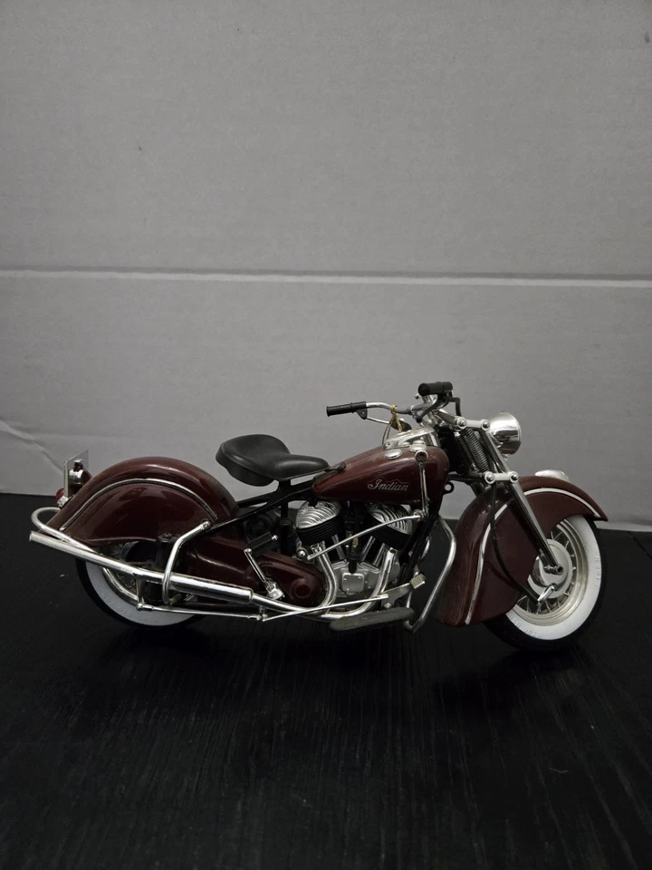 Letrero Guiloy 1:10 INDIAN CHIEF (1948) rojo y metal 16x11 Foto 4 de 4